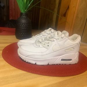 white nike air max (kids)